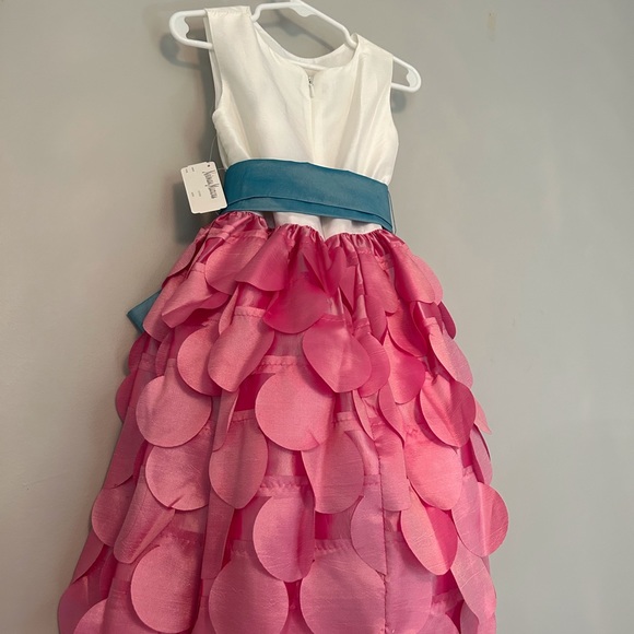 Susanne Lively Design Dress - Picture 2 of 3